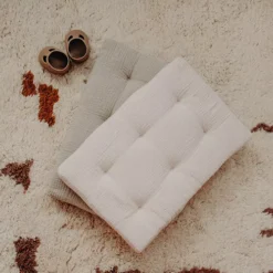 Olli Ella Poppenwagenmatras Strolley - Oat -Gelukkige Speelgoedwinkel olli ella poppenwagenmatras strolley oat 3